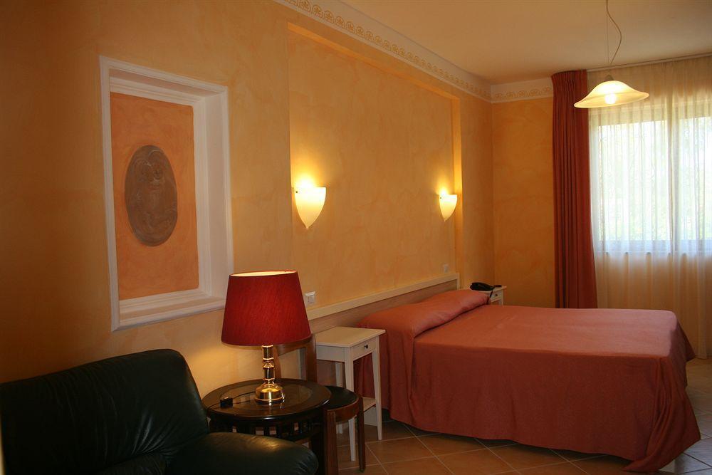 Hotel Villa Rita Paestum Exteriör bild
