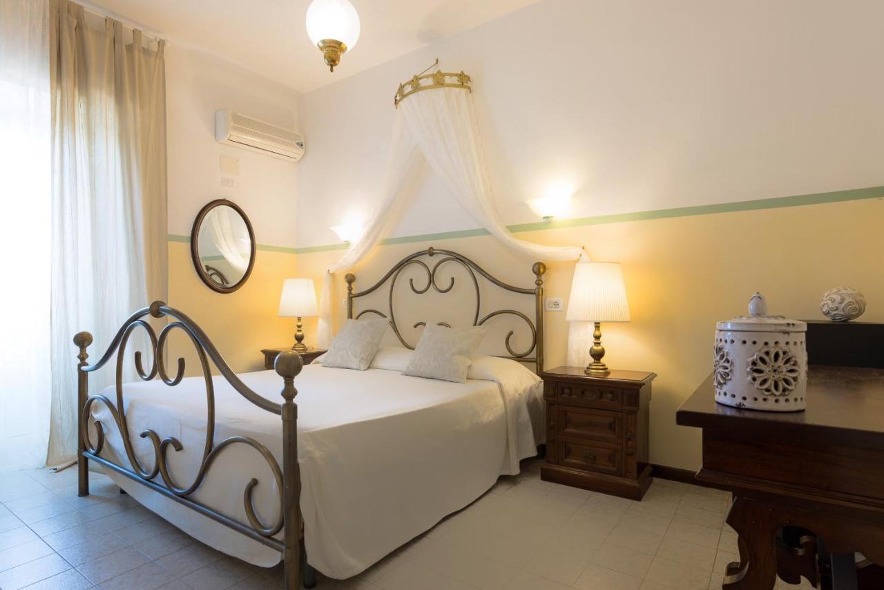 Hotel Villa Rita Paestum Exteriör bild