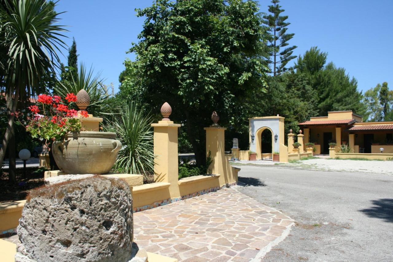 Hotel Villa Rita Paestum Exteriör bild